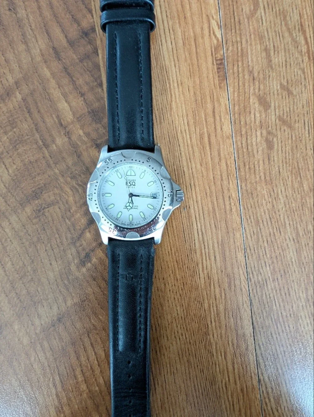 Vintage Esquire SWISS QUARTZ WATCH